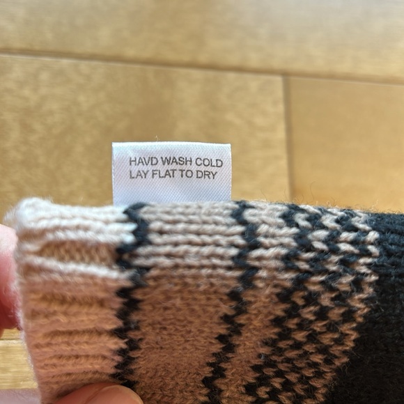 Reindeer Ear Warmer - Picture 6 of 6